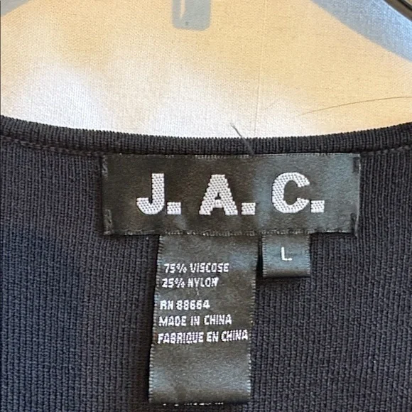 Black Sleeveless Crochet-Hem Tank Top - Picture 3 of 3